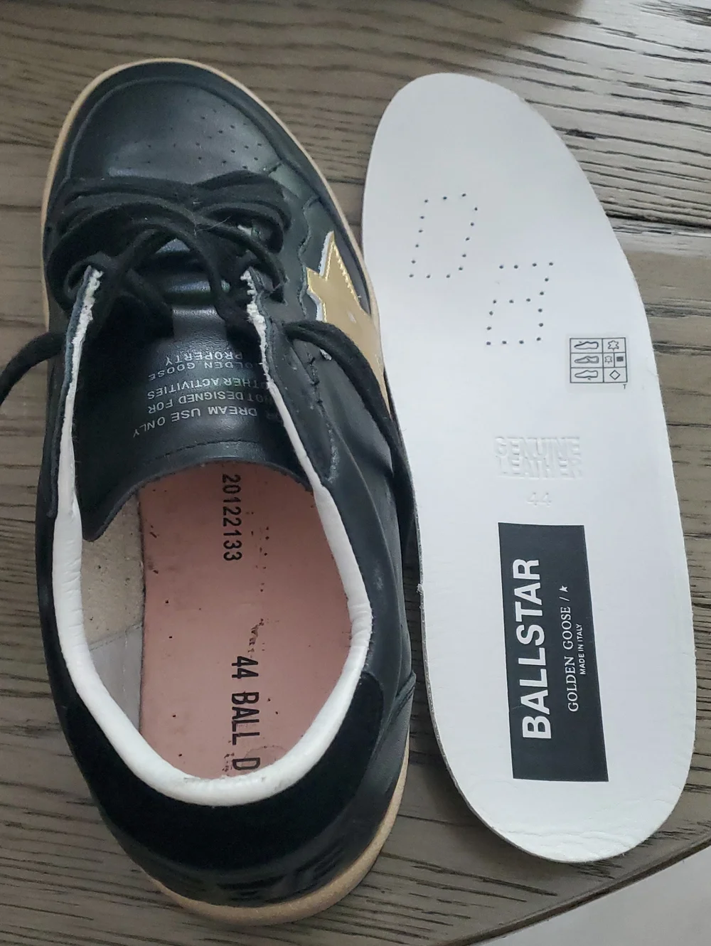GOLDEN GOOSE